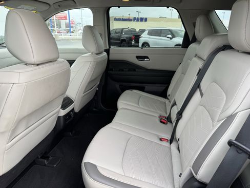 Used 2022 Nissan Pathfinder Platinum w/ Cargo Package image 7