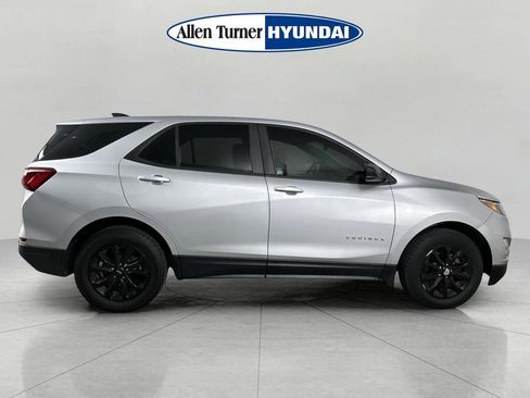 Used 2020 Chevrolet Equinox LS FWD image 9