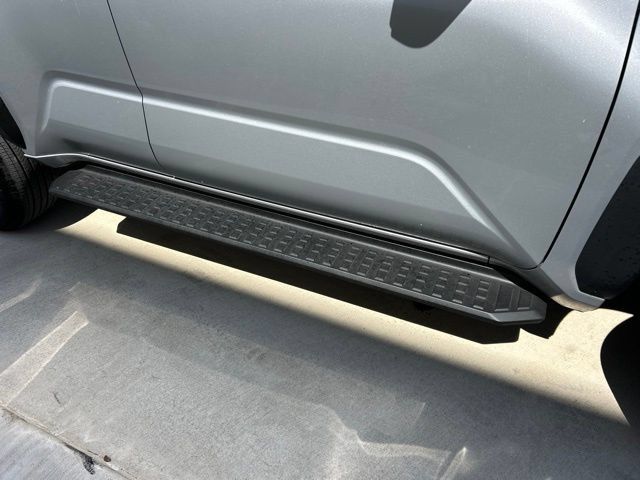 Used 2025 Toyota 4Runner SR5 AWD/4WD image 3