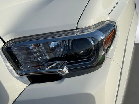 Certified 2022 Toyota Tacoma TRD Sport w/ Technology Package image 11