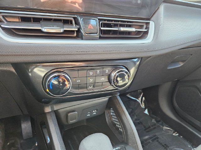 Used 2025 Chevrolet TrailBlazer LT AWD/4WD image 28