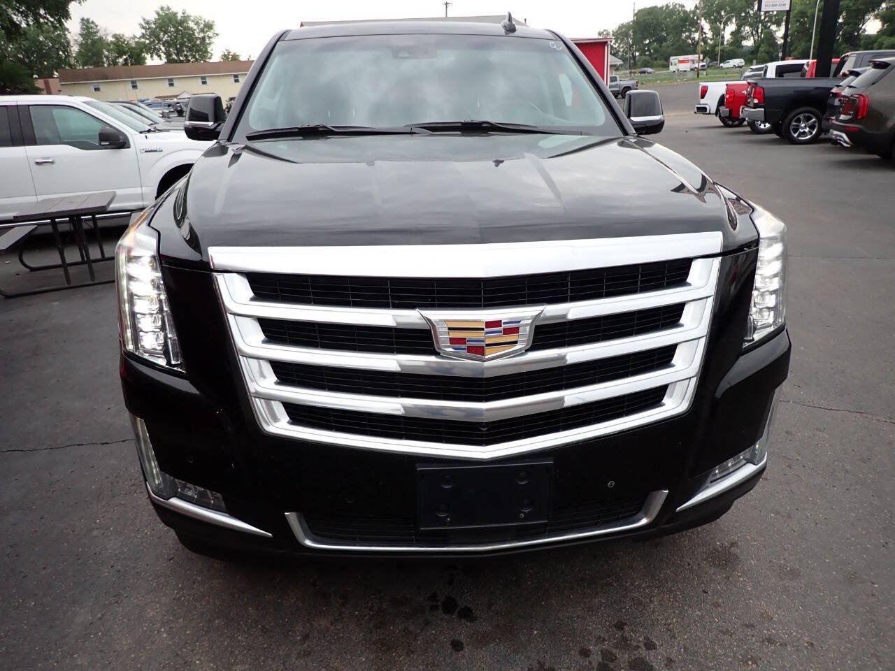 Used 2015 Cadillac Escalade Premium AWD/4WD image 2