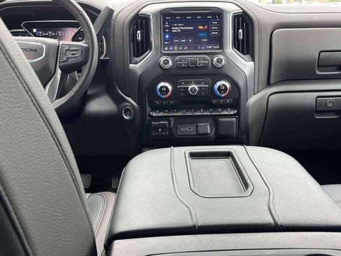 Certified 2020 GMC Sierra 1500 Denali w/ Denali Ultimate Package AWD/4WD image 13