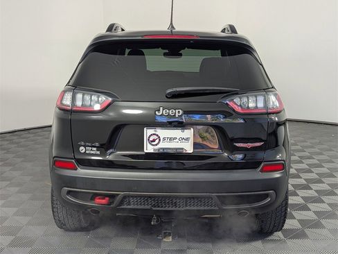 Used 2022 Jeep Cherokee Trailhawk image 6