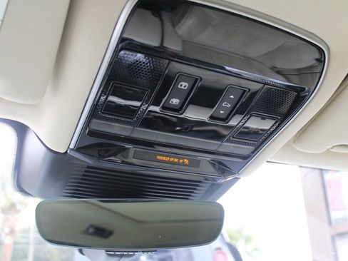 Used 2023 Land Rover Range Rover SE image 29