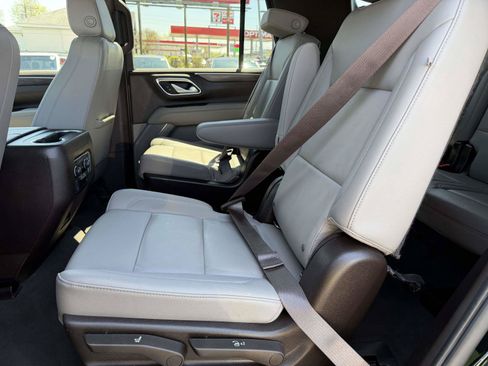 Used 2022 Chevrolet Tahoe Z71 w/ Z71 Off-Road Package AWD/4WD image 10