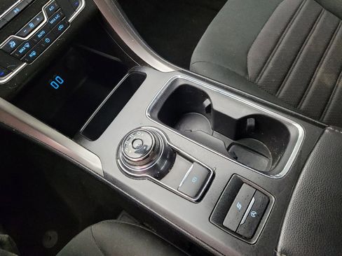 Used 2020 Ford Fusion SE FWD image 26