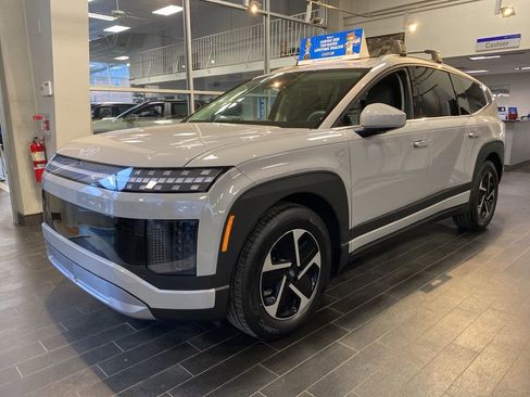 New 2026 Hyundai Ioniq 9 SE image 1