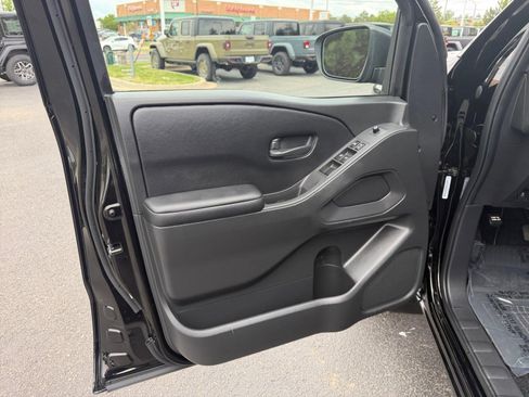Used 2026 Nissan Frontier SV w/ All-Weather Content Package AWD/4WD image 13
