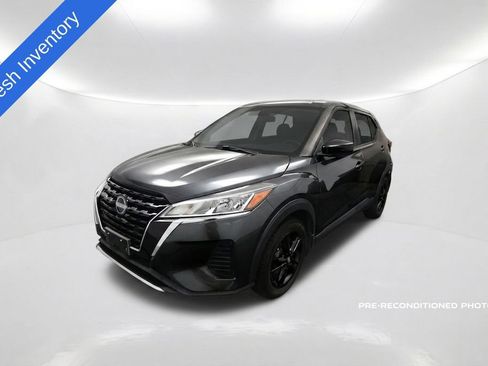 Used 2022 Nissan Kicks S FWD image 1