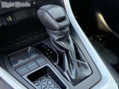 Used 2024 Toyota RAV4 XLE image 24