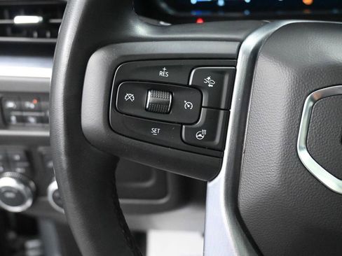 Used 2023 GMC Yukon XL SLT image 41