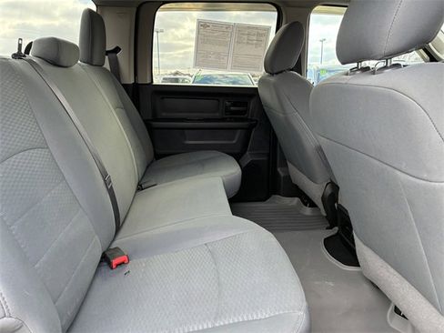 Used 2018 RAM 2500 Tradesman w/ Chrome Appearance Group image 16