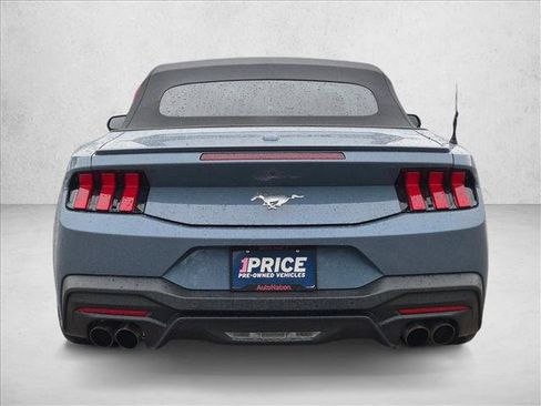 Used 2025 Ford Mustang Premium RWD image 6