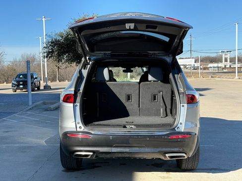 Used 2023 Buick Enclave Essence w/ Experience Buick Package image 5