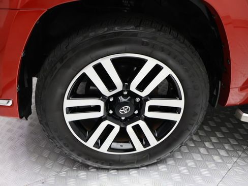 Used 2022 Toyota 4Runner Limited image 4