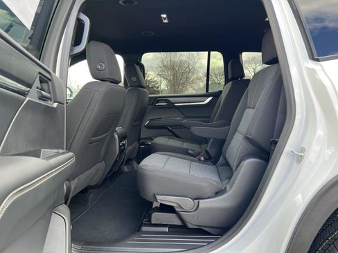 New 2026 GMC Acadia Elevation image 41