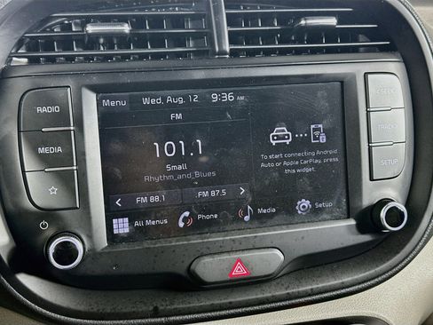 Used 2025 Kia Soul LX w/ LX Technology Package FWD image 21
