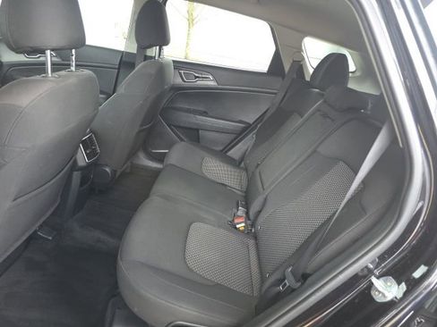 Used 2023 Kia Sportage LX image 17