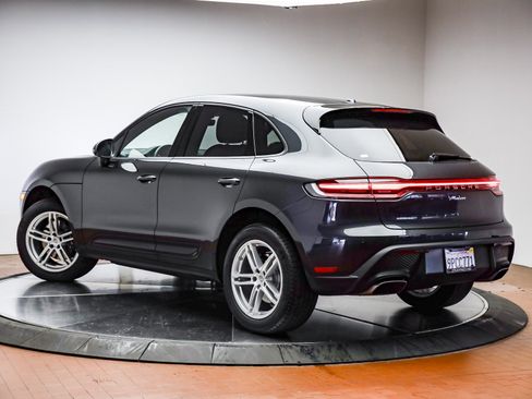 Used 2025 Porsche Macan image 3