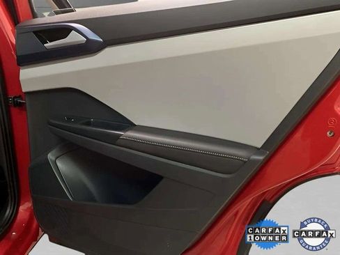 Used 2024 Volkswagen Taos SE image 77