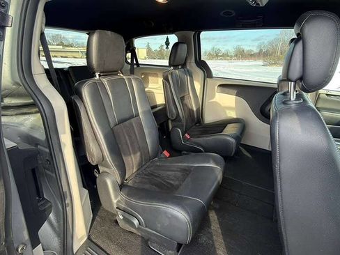 Used 2017 Dodge Grand Caravan SXT image 26