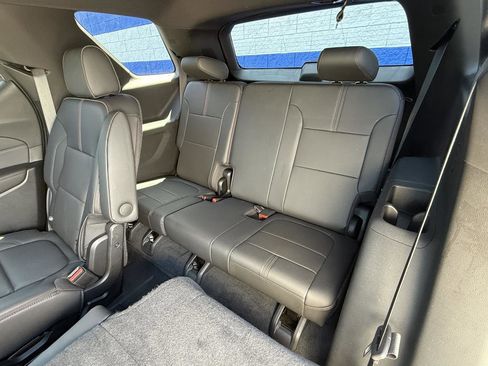Used 2023 Chevrolet Traverse RS w/ LPO, Floor Liner Package AWD/4WD image 19