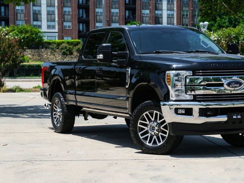 Used 2018 Ford F250 Lariat w/ Lariat Ultimate Package AWD/4WD image 2