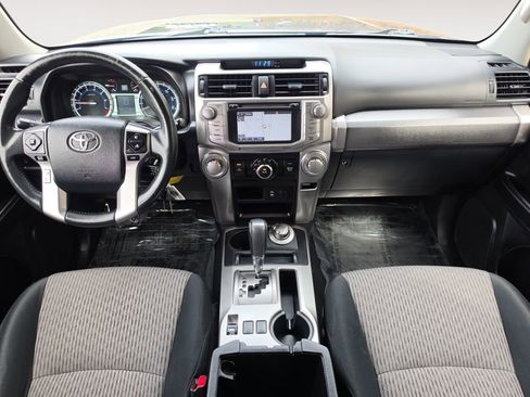 Used 2015 Toyota 4Runner SR5 AWD/4WD image 10