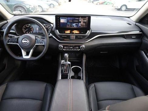 Certified 2025 Nissan Altima 2.5 SR w/ SR Premium Package FWD image 22