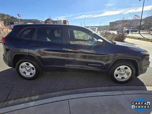 Used 2016 Jeep Cherokee Sport w/ Safety Group image 8