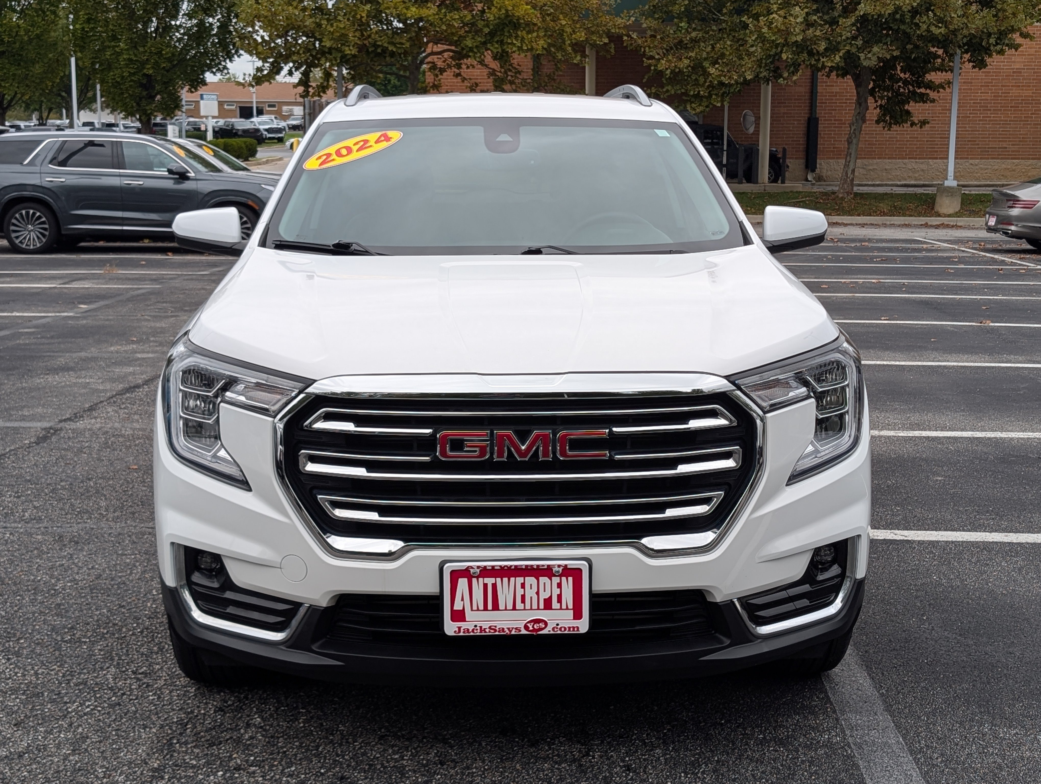 Used 2024 GMC Terrain SLT AWD/4WD image 8