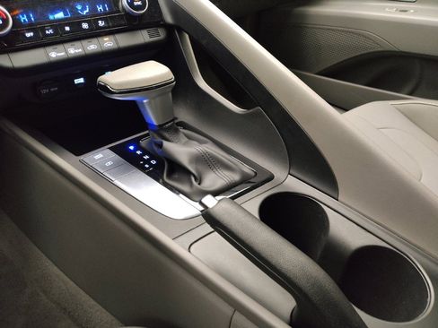 Used 2024 Hyundai Elantra SEL image 26