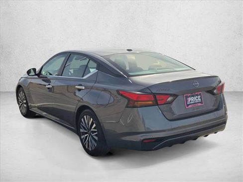 Used 2024 Nissan Altima 2.5 SV image 8