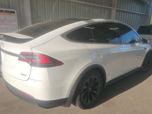 Used 2018 Tesla Model X 100D image 2