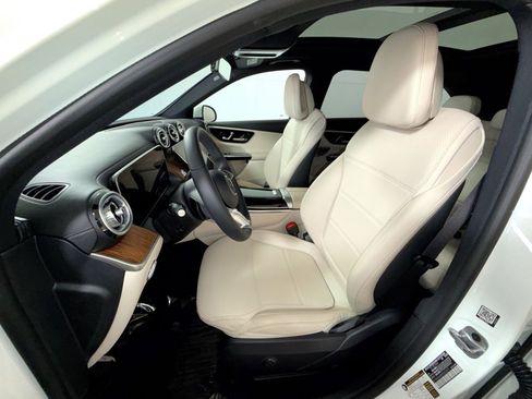 Used 2023 Mercedes-Benz GLC 300 4MATIC image 13