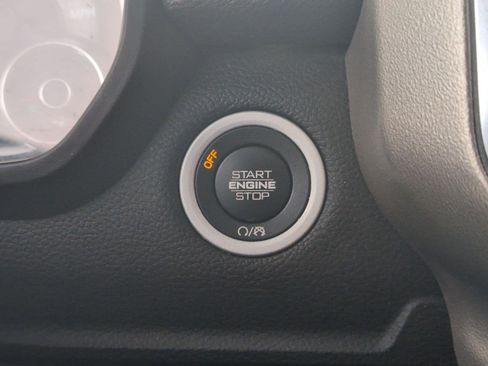 Used 2019 RAM 1500 Laramie image 17