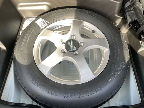 New 2025 Jeep Grand Cherokee Laredo image 28