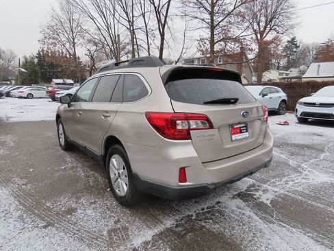 Used 2016 Subaru Outback 2.5i Premium image 4