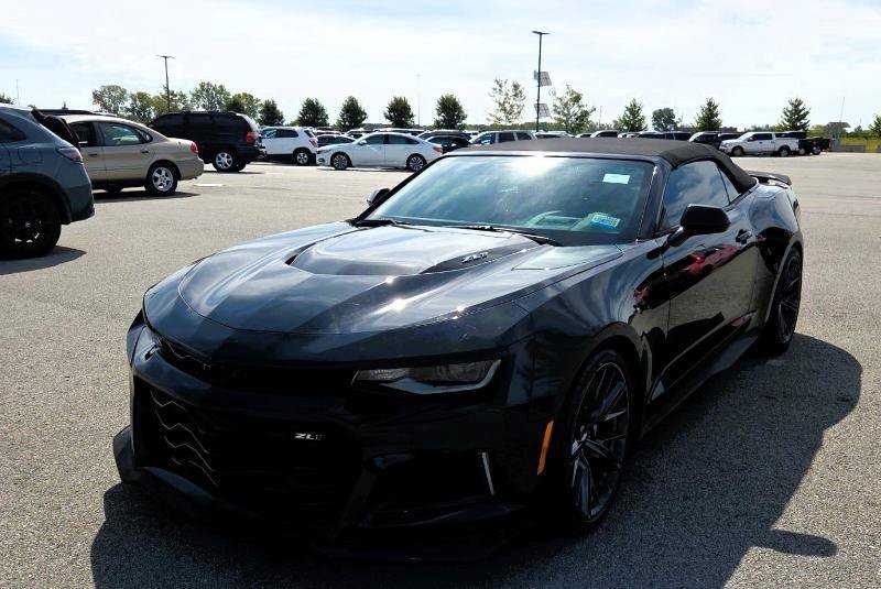 Used 2018 Chevrolet Camaro ZL1 w/ LPO, ZL1 Protection Package RWD image 2