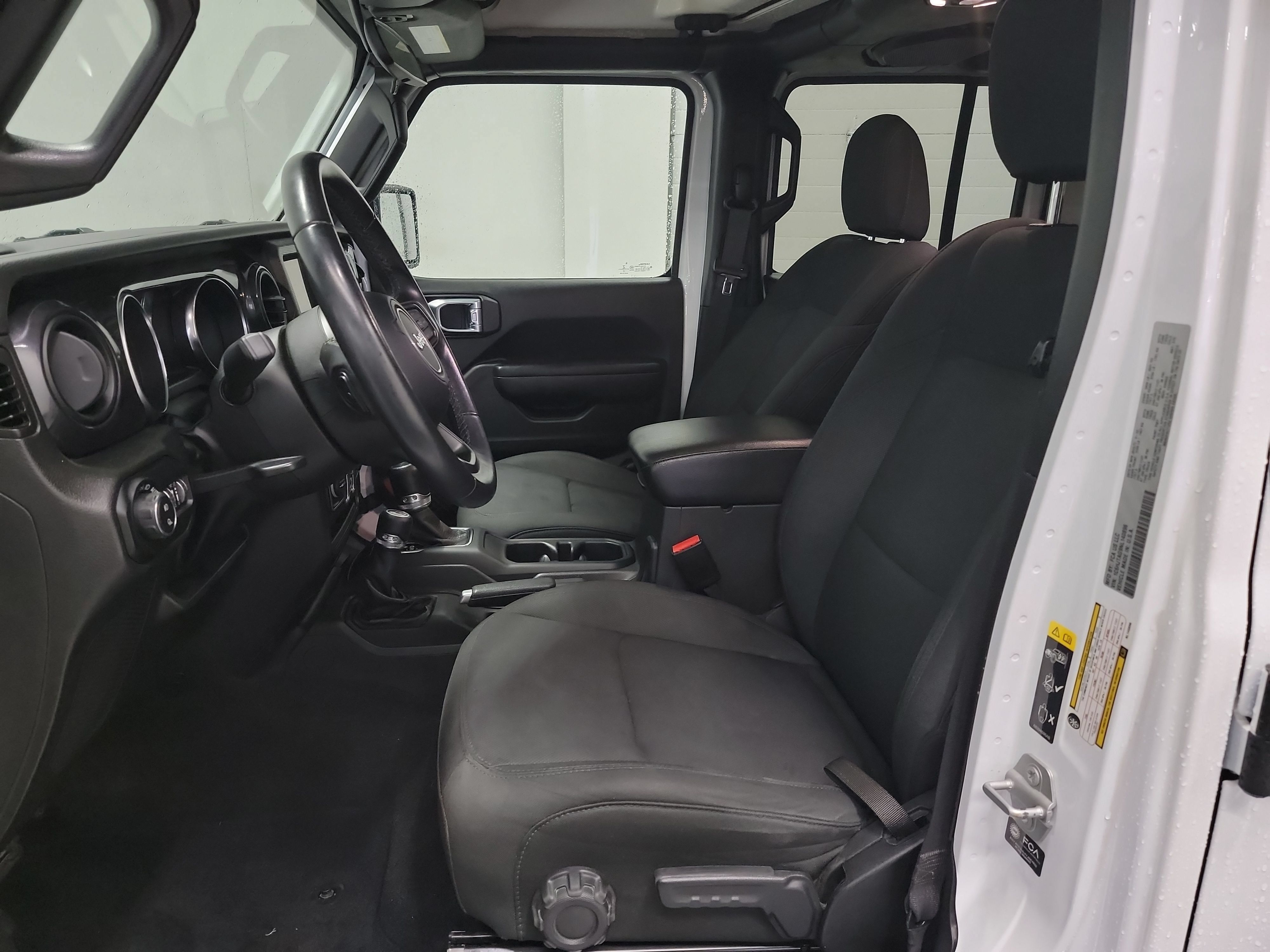 Used 2022 Jeep Gladiator Sport AWD/4WD image 12