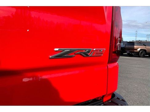 Used 2025 Chevrolet Silverado 1500 ZR2 image 9