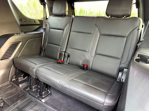 Used 2021 Chevrolet Tahoe High Country w/ Premium Package image 18