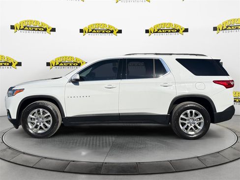 Used 2021 Chevrolet Traverse LT image 1
