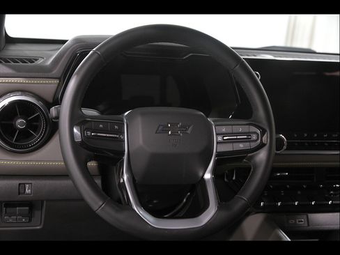 Used 2024 Chevrolet Colorado ZR2 AWD/4WD image 7