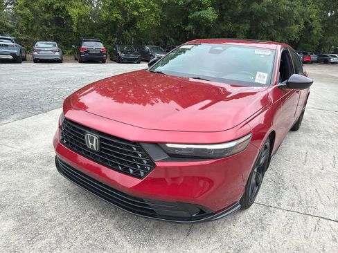 Used 2025 Honda Accord Sport image 1