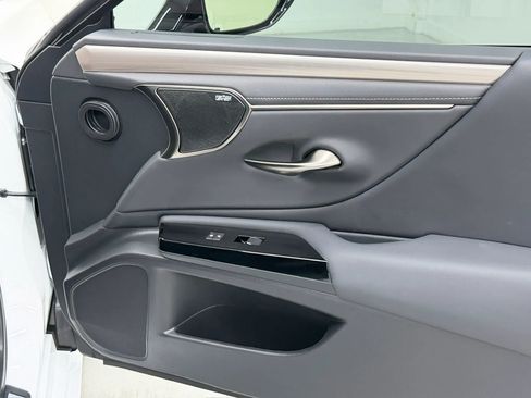 Used 2024 Lexus ES 350 F Sport w/ Accessory Package (Z1) FWD image 18