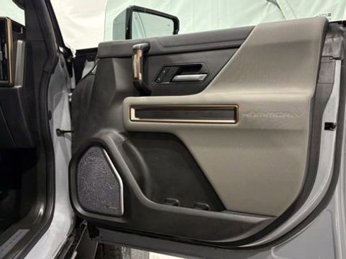 Used 2025 GMC Hummer EV 2X image 23