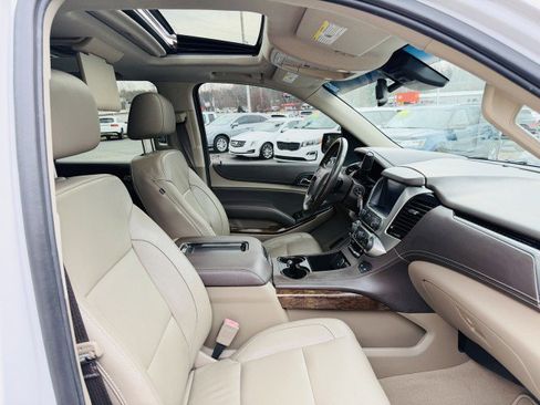 Used 2019 Chevrolet Suburban LT image 22