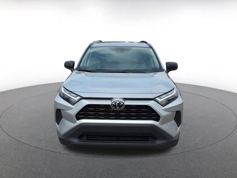 Used 2025 Toyota RAV4 LE AWD/4WD image 4